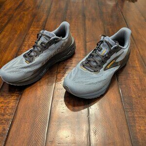 Men's Brooks Launch 11